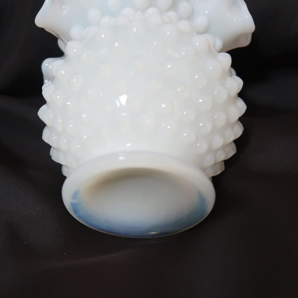 Vintage Milk Glass Vase Ruffled Edge White Textured No Markings Found 4.5 inch H - Picture 7 of 9